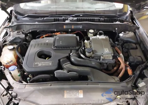 2017 Ford Fusion Energi Titanium from USA, damaged, VIN 3FA6P0SU9HR147148